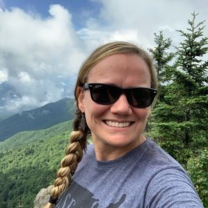 Meet your Posher, Whitney